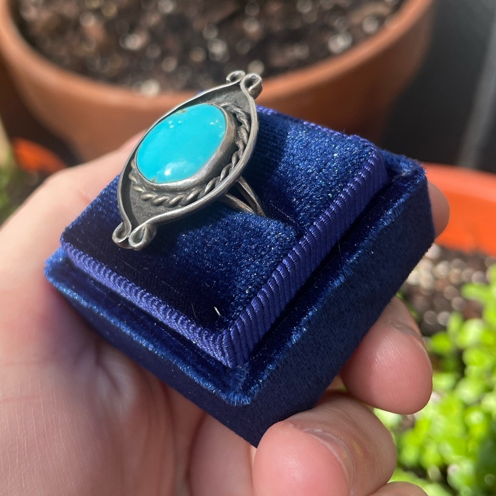Native American Split Shank Turquoise Ring - image 2